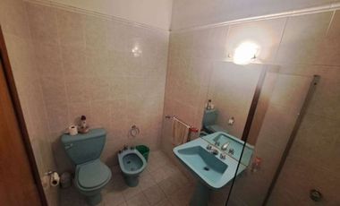 VENTA CASA QUILMES 3 AMB. C/LOCALES EN BLOCK