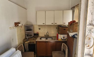 VENTA CASA QUILMES 3 AMB. C/LOCALES EN BLOCK