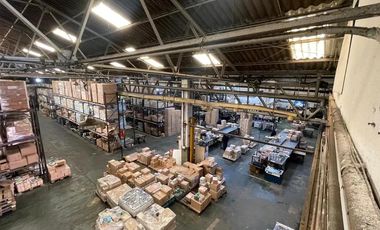 Galpón - Depósito  de 2400 m2. en Avelladeda - VENTA - ALQUILER