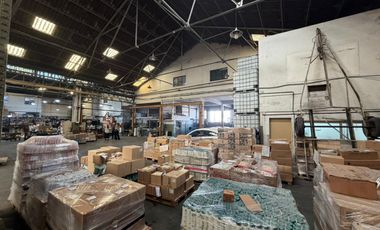 Galpón - Depósito  de 2400 m2. en Avelladeda - VENTA - ALQUILER