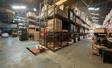 Galpón - Depósito  de 2400 m2. en Avelladeda - VENTA - ALQUILER