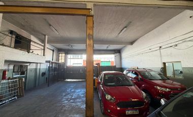 Galpón - Depósito  de 2400 m2. en Avelladeda - VENTA - ALQUILER