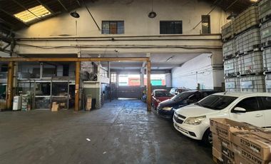 Galpón - Depósito  de 2400 m2. en Avelladeda - VENTA - ALQUILER