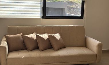 Casa amueblada en renta con alberca.