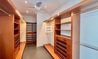 Isla dorada Casa en venta con muelle