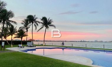 Isla dorada Casa en venta con muelle