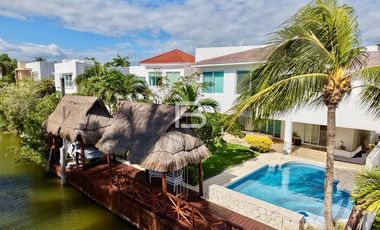 Isla dorada Casa en venta con muelle