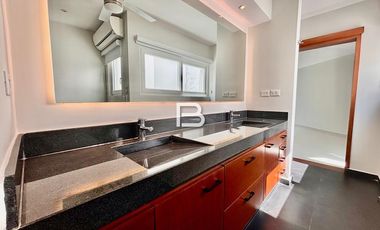 Isla dorada Casa en venta con muelle