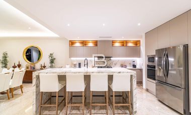 En Venta Casa en Residencial Isla Dorada Cancún