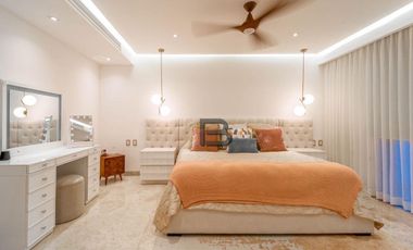 En Venta Casa en Residencial Isla Dorada Cancún