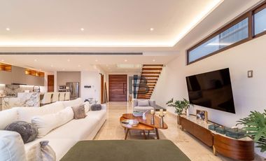 En Venta Casa en Residencial Isla Dorada Cancún