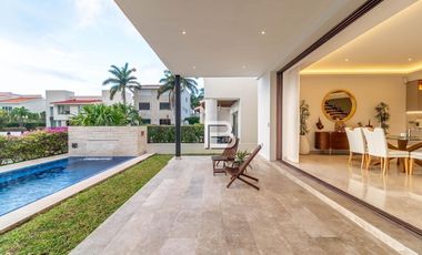 En Venta Casa en Residencial Isla Dorada Cancún