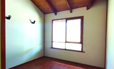 ARRIENDO CASA CAMINO A PUMALAL