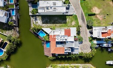 Casa En Venta Isla Dorada en Cancun Zona Hotelera
