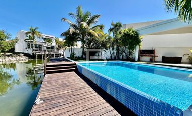 Casa En Venta Isla Dorada en Cancun Zona Hotelera