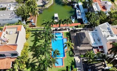 Casa En Venta Isla Dorada en Cancun Zona Hotelera