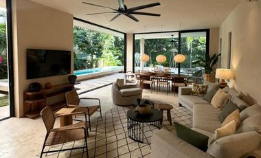 Villa en Venta en Tulum de 5 Habitaciones con Alberca Privada