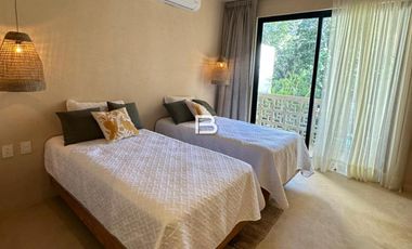 Villa en Venta en Tulum de 5 Habitaciones con Alberca Privada