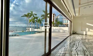 Mansion en Venta En Isla Dorada Cancún