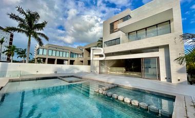 Mansion en Venta En Isla Dorada Cancún