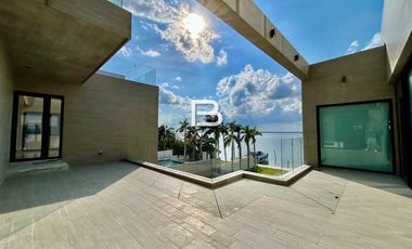 Mansión A Estrenar en Venta en Isla Dorada