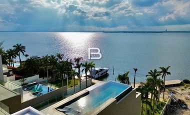 Mansión A Estrenar en Venta en Isla Dorada