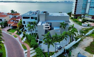 Mansión A Estrenar en Venta en Isla Dorada