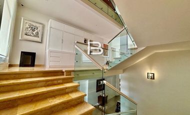 Casa en Venta con Frente a Laguna en Isla Dorada Cancún