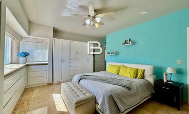 Casa en Venta con Frente a Laguna en Isla Dorada Cancún