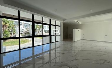 Puerto Cancun Laguna Uno Casa En Venta