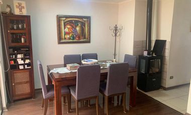 Casa en arriendo c/ estacionamiento en Avenida San Juan