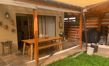 Casa en arriendo c/ estacionamiento en Avenida San Juan