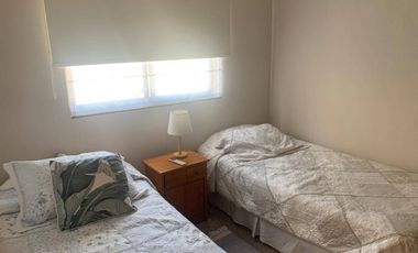 Casa en arriendo c/ estacionamiento en Avenida San Juan