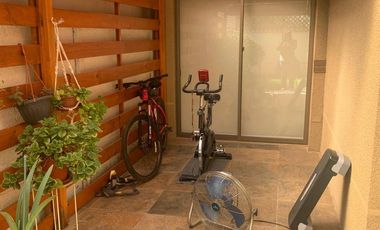 Casa en arriendo c/ estacionamiento en Avenida San Juan