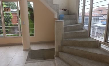 Vendo casa bifamiliar esquinera barrio El Dorado Jamundí