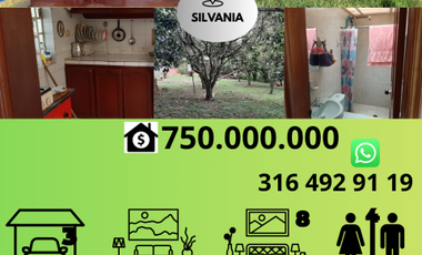 🌳 Gran oportunidad de inversión en el corazón de Silvania, Cundinamarca. Casalote de 1.800 m²