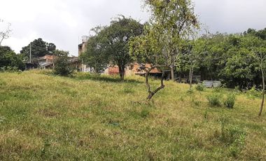 🌳 Gran oportunidad de inversión en el corazón de Silvania, Cundinamarca. Casalote de 1.800 m²