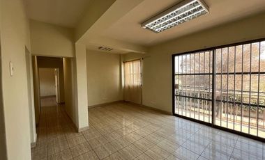 Local Comercial en Arriendo en Carmen Covarrubias / Metro Estadio Nacional/2do Piso