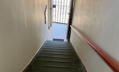 Local Comercial en Arriendo en Carmen Covarrubias / Metro Estadio Nacional/2do Piso