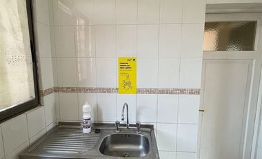 Local Comercial en Arriendo en Carmen Covarrubias / Metro Estadio Nacional/2do Piso