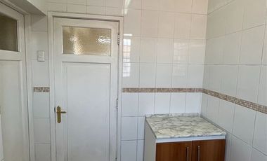 Local Comercial en Arriendo en Carmen Covarrubias / Metro Estadio Nacional/2do Piso