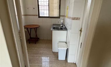 Local Comercial en Arriendo en Carmen Covarrubias / Metro Estadio Nacional/2do Piso