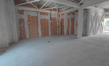 Arriendo local Comercial en Strip Center-en Auge Nuevo