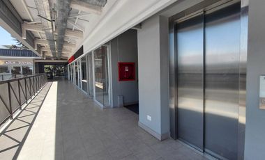 Arriendo local Comercial en Strip Center-en Auge Nuevo