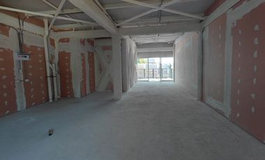 Arriendo local Comercial en Strip Center-en Auge Nuevo