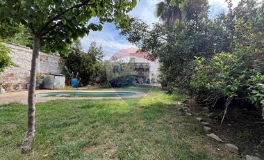 Casa amplia y con gran terreno