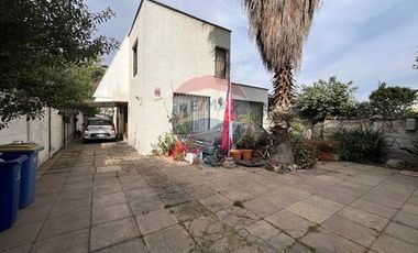 Casa amplia y con gran terreno