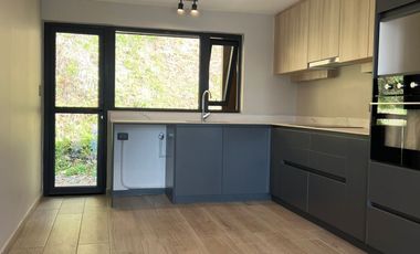 VIVE LA EXPERIENCIA TODO EL AÑO DE UN TOWNHOUSE FRENTE AL LAGO VILLARRICA
