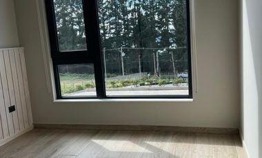 VIVE LA EXPERIENCIA TODO EL AÑO DE UN TOWNHOUSE FRENTE AL LAGO VILLARRICA