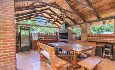 Atractiva propiedad en exclusivo sector Santa Rita